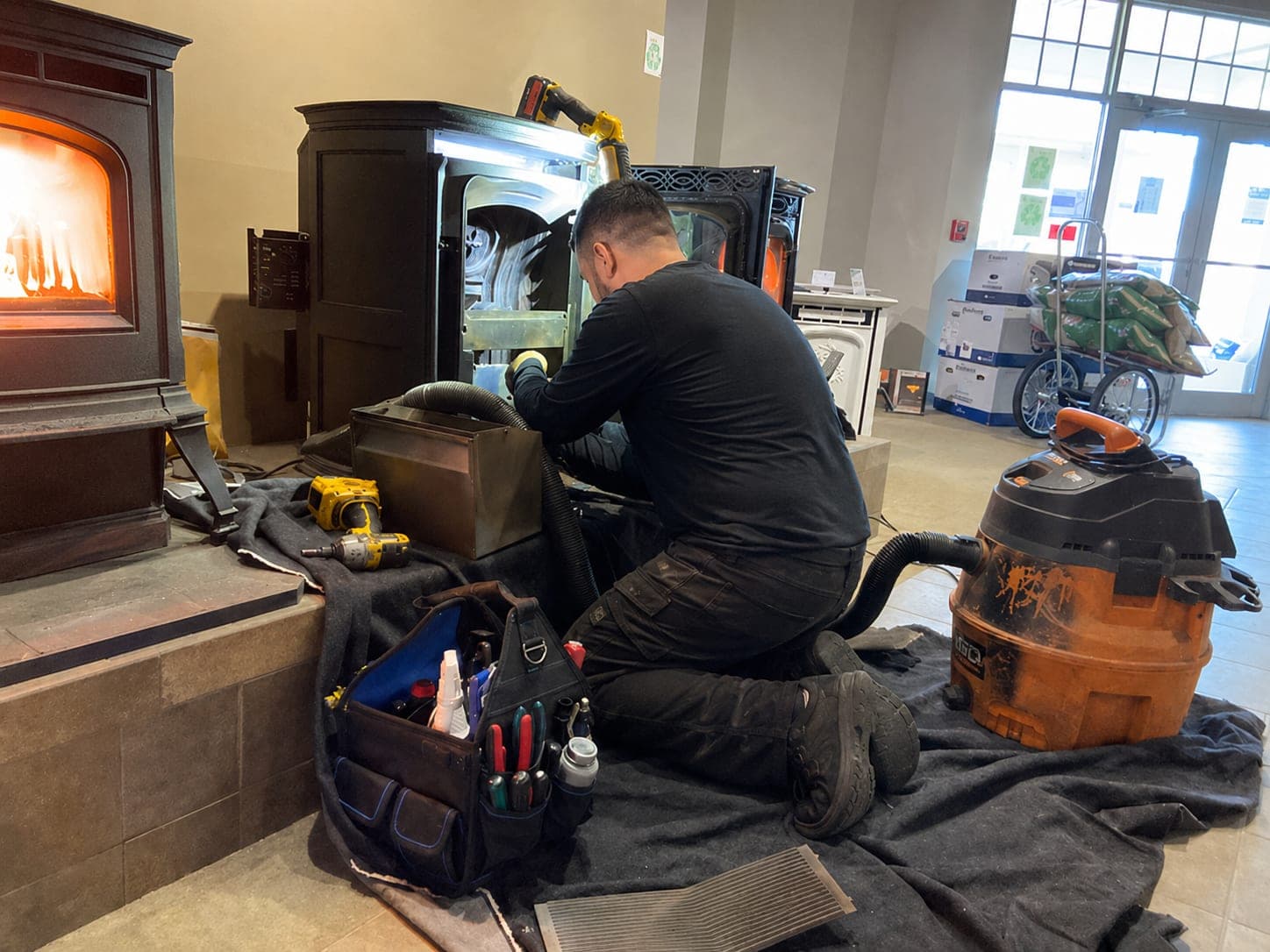 Pellet stove cleaning